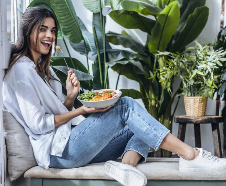 ensalada-mujer-aceite-palaciosgutierrez